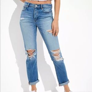 American Eagle Tomgirl Distressed Skinny Jeans Size 2